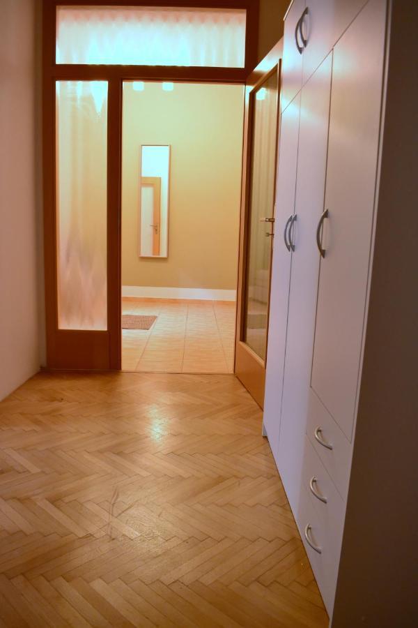Andy'S Central 3-Bedroom Apartment ! Praga